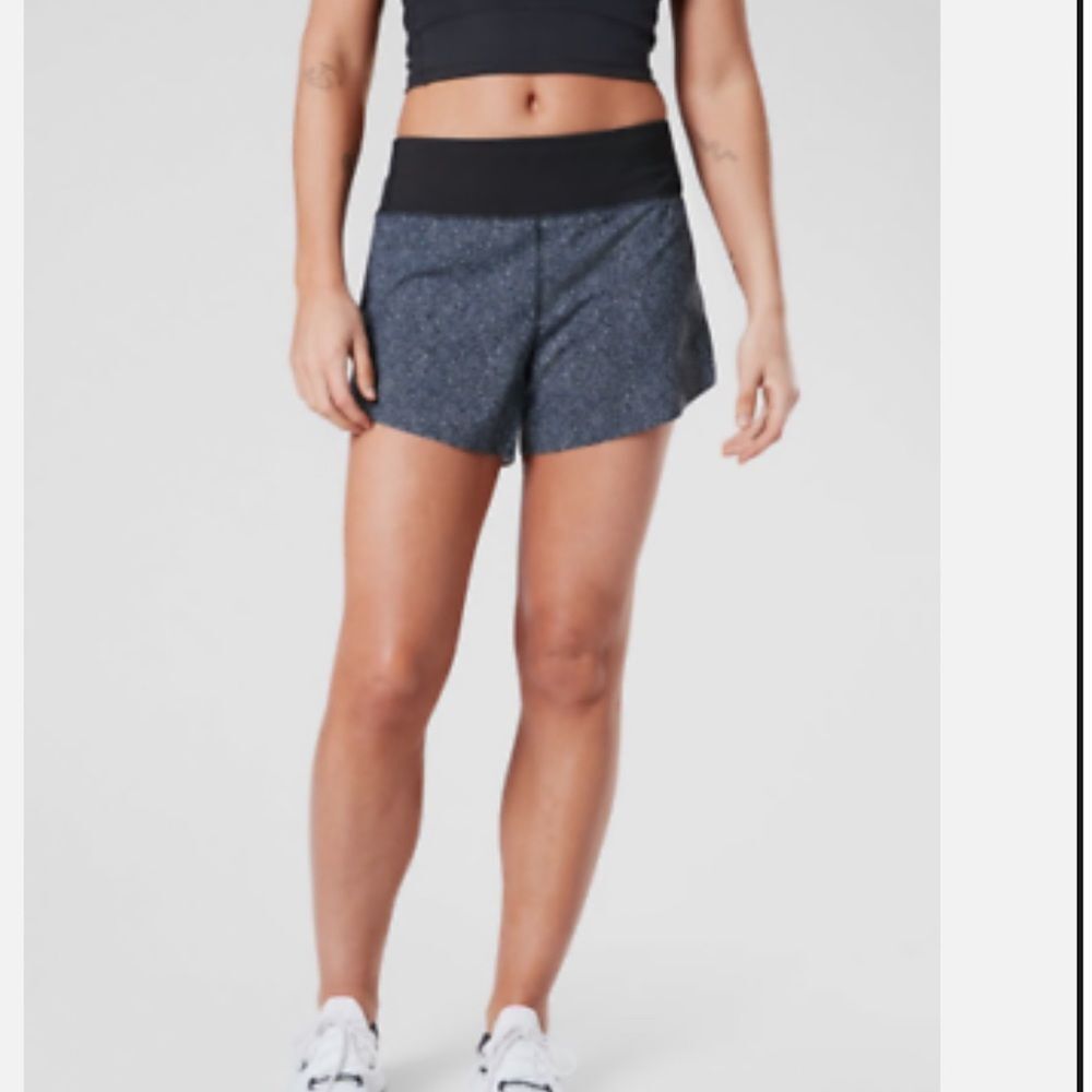 Athleta Women’s S Run With It Shorts 3.5” Black Speckle Print Lined Athletic‎
